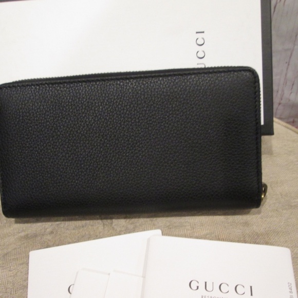 new GUCCI LOGO Black women's  LEATHER Zip Around Wallet w/ plenty of compartment - Picture 11 of 15